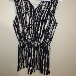 Cute black & white romper.
